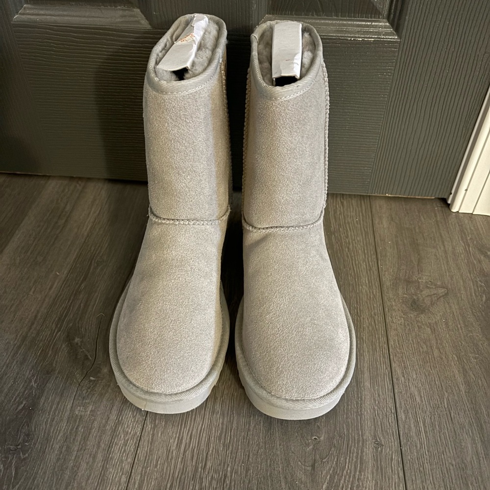 Ugg classic short gray with metallic snakeskin size 6, new without box